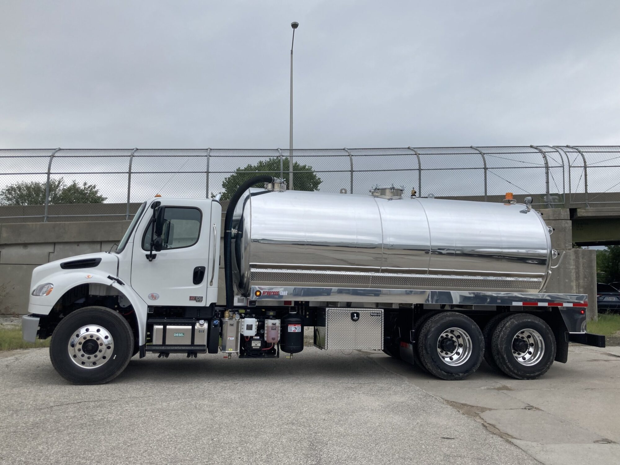 Progress 4,000 Gallon Septic Truck – 1CPT AL W/ 2026 FREIGHTLINER M2 Plus