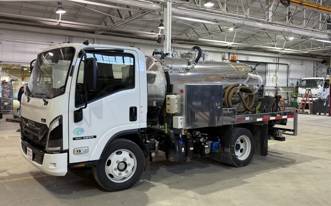 Progress 1,250 Gallon Portable Restroom Truck – 2CPT AL W/ 2025 ISUZU NRR DS