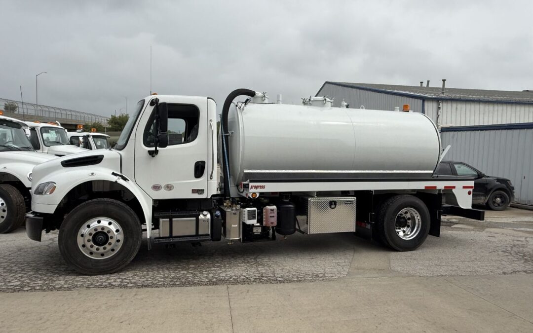 Progress 2,500 Gallon Septic Truck – 1CPT AL W/ 2025 FREIGHTLINER M2 PLUS